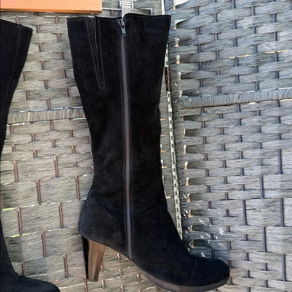 La CANADIENNE Mazy Black Suede Heeled Boots - Picture 8 of 10